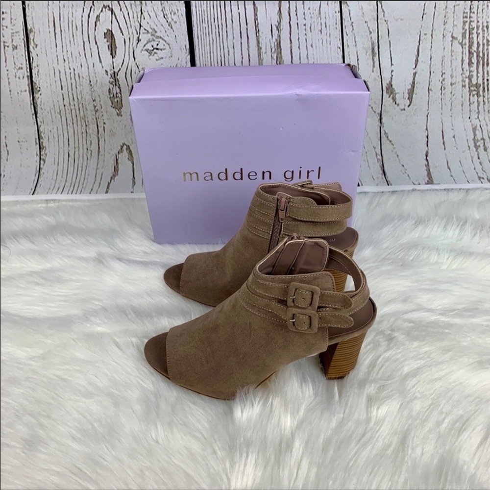🔥MADDEN GIRL🔥Banquet Faux Suede Dark Taupe Booties 10 NEW In Box - Picture 5 of 6